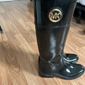 Micheal Kors boots